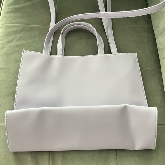 Medium Lavender Telfar Shopping Bag (sold out on website, never worn)! - Picture 4 of 8
